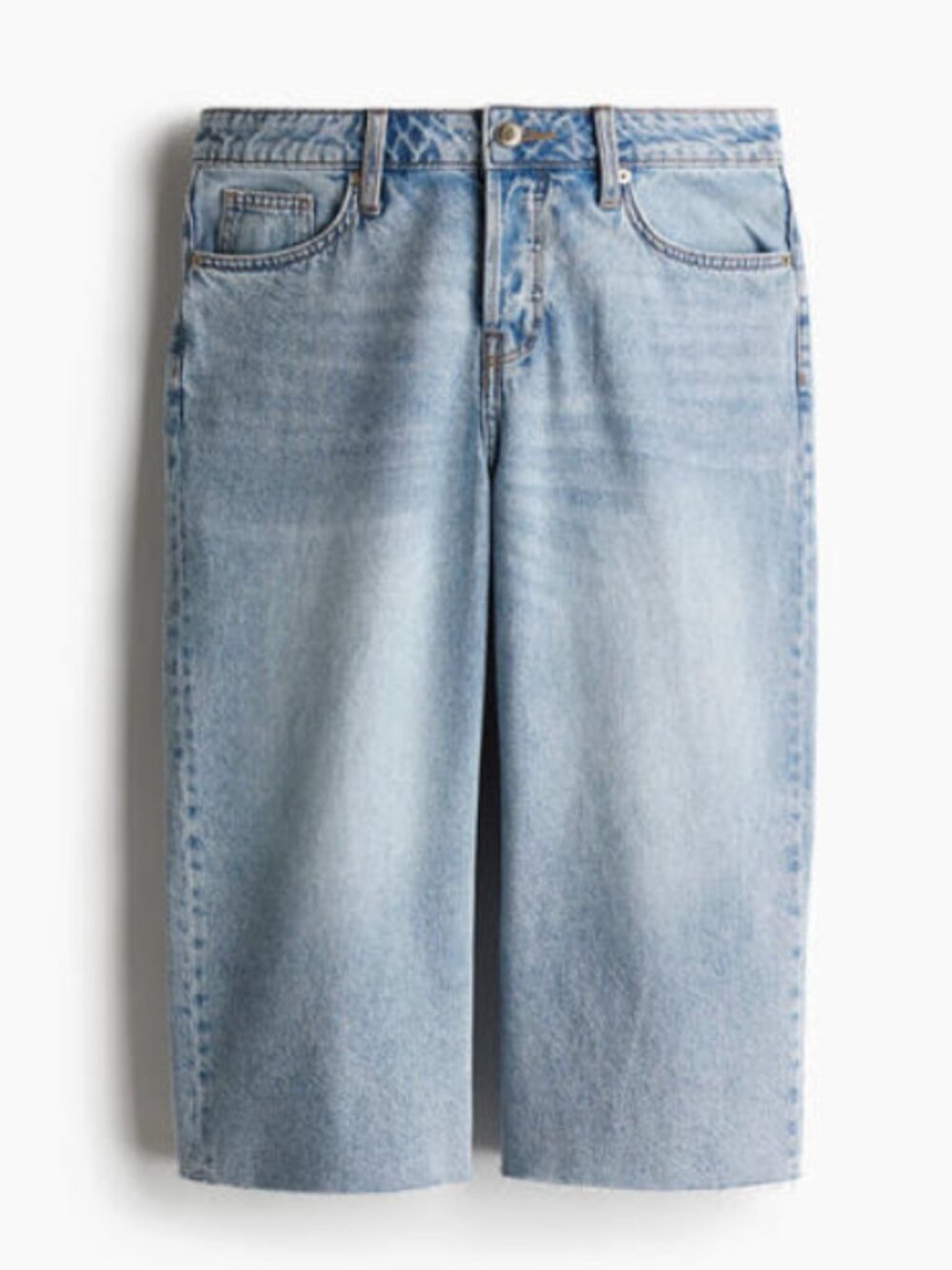 H&M LOW KNEE-LENGTH DENIM SHORTS IN LIGHT DENIM BLUE SIZE 2